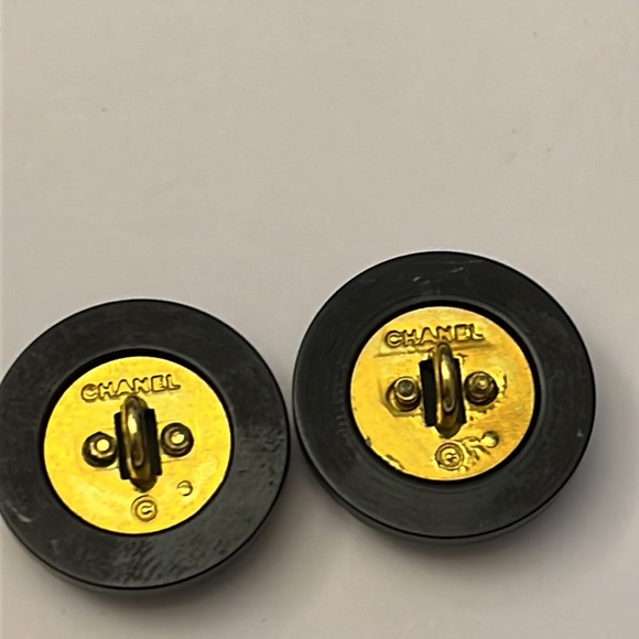 SOLDđź’” AUTHENTIC!! Lot Of 6 Chanel Vintage CC Buttons Gold Black 1990s - Picture 8 of 11